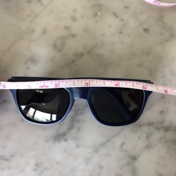 TOMMY BAHAMA Kids Navy Sunglasses & Shark Hard Case - Picture 15 of 16